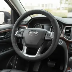 CUBRE VOLANTE CUERO NEGRO DETALLE CARBÓN 2D VENTILADO - SFT-N1805BK