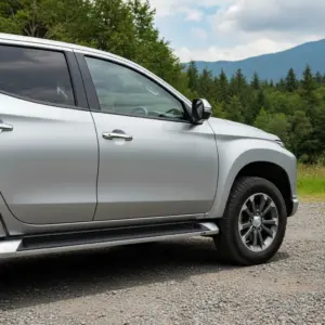 Estribo de aluminio Silver/Black para Tritón L200 5ta generación 2016-23 - W61201SL