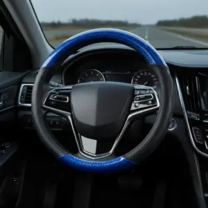 CUBRE VOLANTE CUERO GENUINO HQPU/C BK C/ONDA VENTILADA BK Y DET 2D BL - GP2204BL