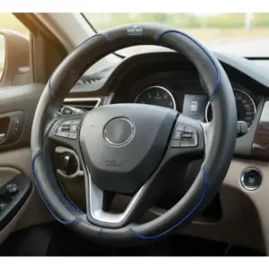 CUBRE VOLANTE PU DETALLE CARBON LINEA AZUL   - JX-203053/2 BL