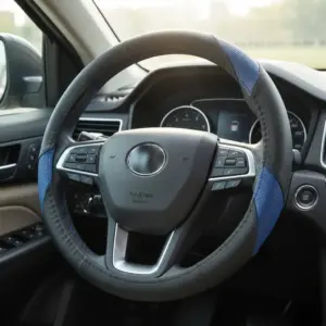 CUBRE VOLANTE CUERO GEN BK/BL CORTE DIAGONAL VENTIDADO - SFT-N1742BL