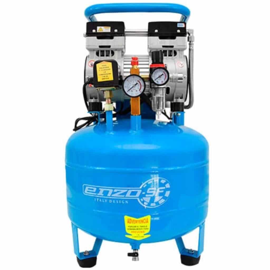 COMPRESORA SILENCIOSA 35 LITROS LIBRE DE ACEITE 1HP 750W  7BAR 60HZ 220V CELESTE  – C-820