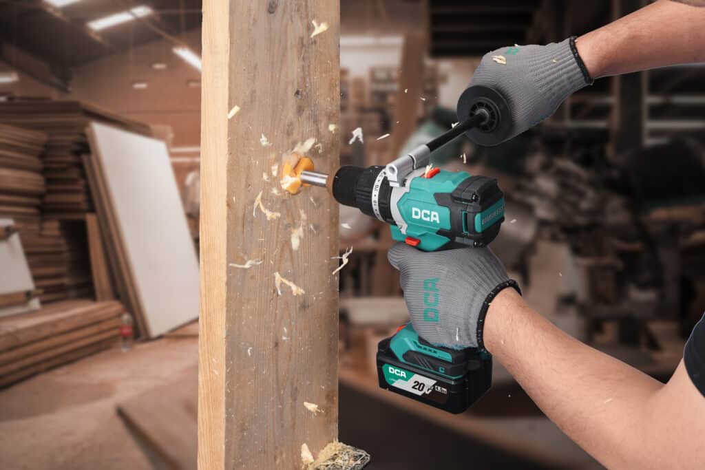 TALADRO PERCUTOR 120NM BRUSHLESS 20V 13MM 24+2 B:4.0AHX2 MALETIN DCA- ADJZ03-13EM