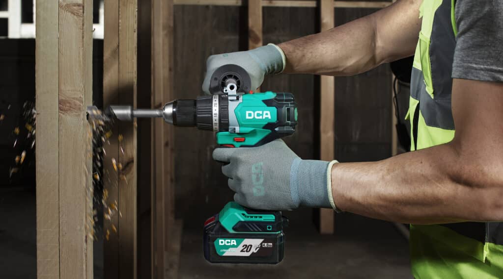 TALADRO PERCUTOR 120NM BRUSHLESS 20V 13MM 24+2 B:4.0AHX2 MALETIN DCA- ADJZ03-13EM