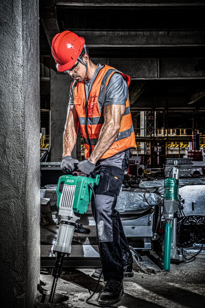 DEMOLEDOR 1700W 44.5J 1300/MIN 19KG HEX 30MM HEAVY DUTY MALETIN – AZG16