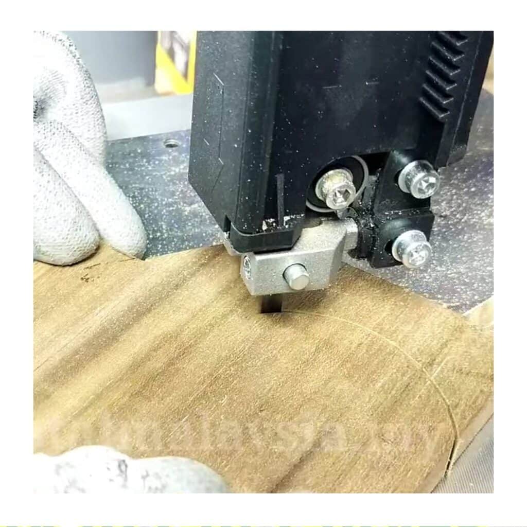 SIERRA CINTA 220V 350W CORTE MAX: 80X230MM. MESA 30X30CM. HOJA DE 6TP – TS730301-5