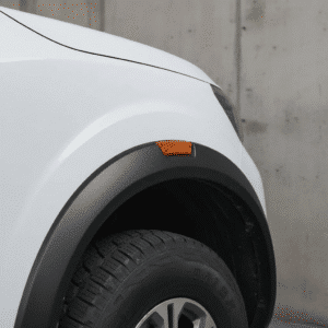 FENDER CON LUZ PARA NISSAN NP300 2022 EN ADELANTE - N35009