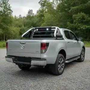 ANTIVUELCO R2 CON LUZ DE FRENO Y TRABAJO PARA MAZDA BT-50 3RA GENERACION 2021 EN ADELANTE - S2-RB03L-S69